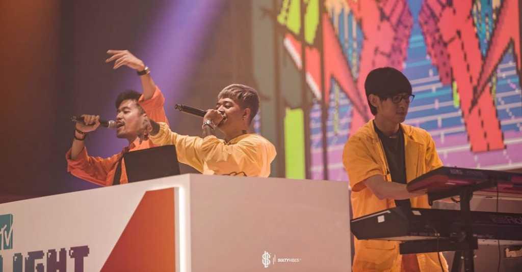 'Weird Genius' Tutup Konser 'Stasiun Santuy' dengan Lagu 'Lathi'