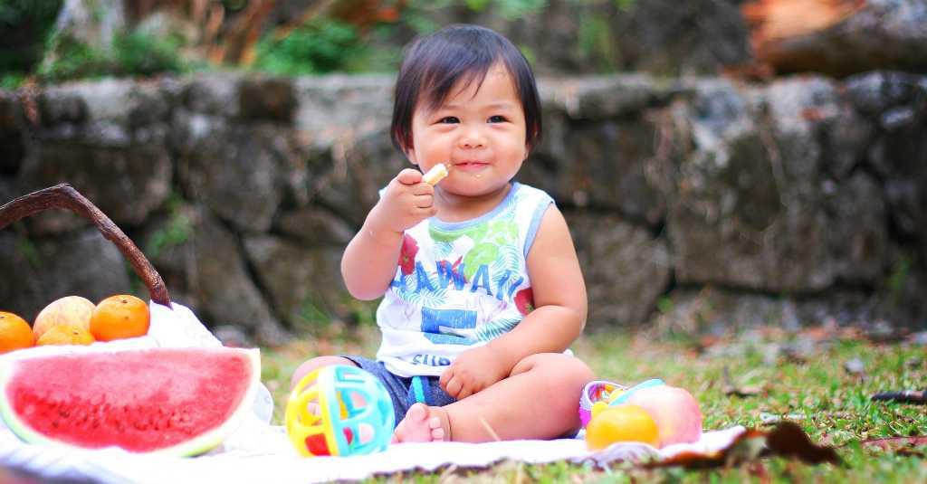 Cara Orangtua Membiasakan Anak Makan Buah dan Sayur