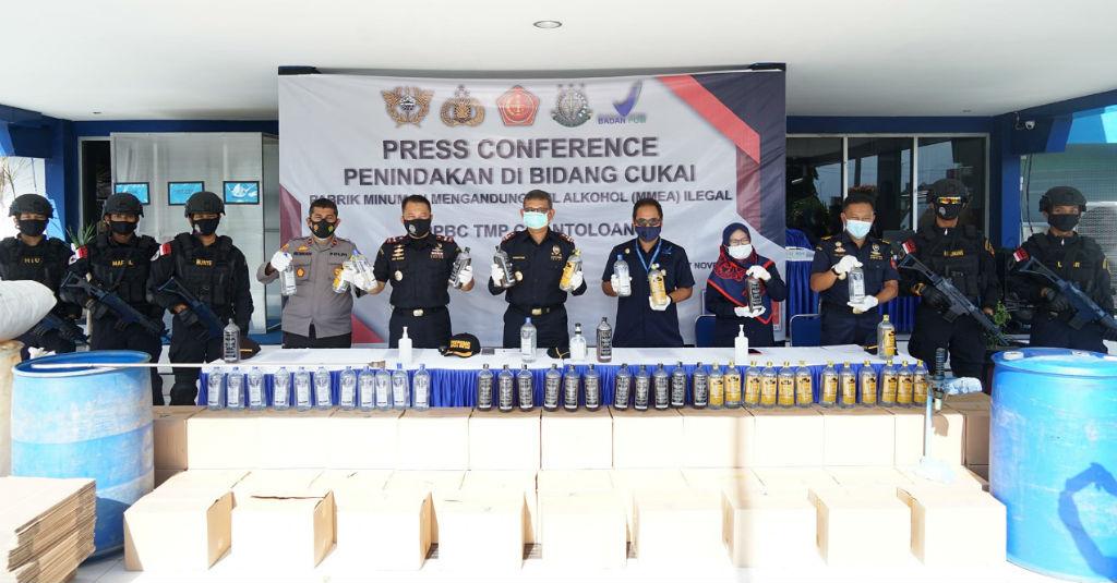 Bea Cukai Pantoloan Lakukan Penindakan Pabrik Miras Ilegal