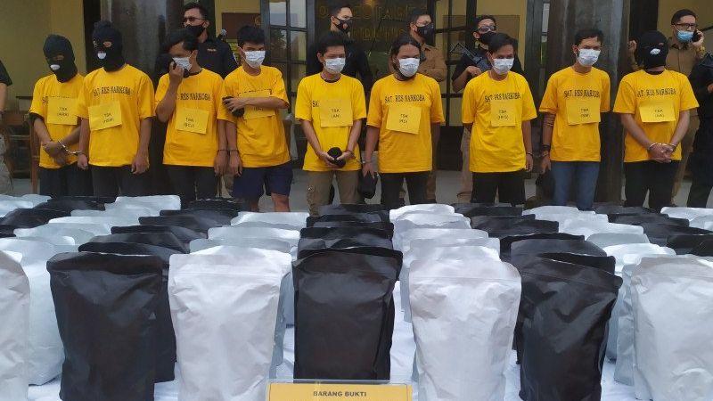 Peredaran 150 Kg Tembakau Gorila Terungkap di Bandung, 9 Tersangka Diciduk