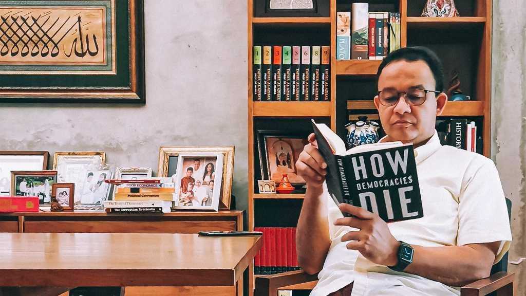 Anies Baca Buku 'How Democracies Die' Viral, Wagub Riza Patria Buka Suara
