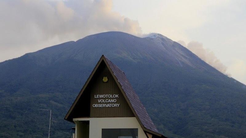 Gunung Ile Lewotolok di NTT Sudah Erupsi 2 Kali Sejak Pagi