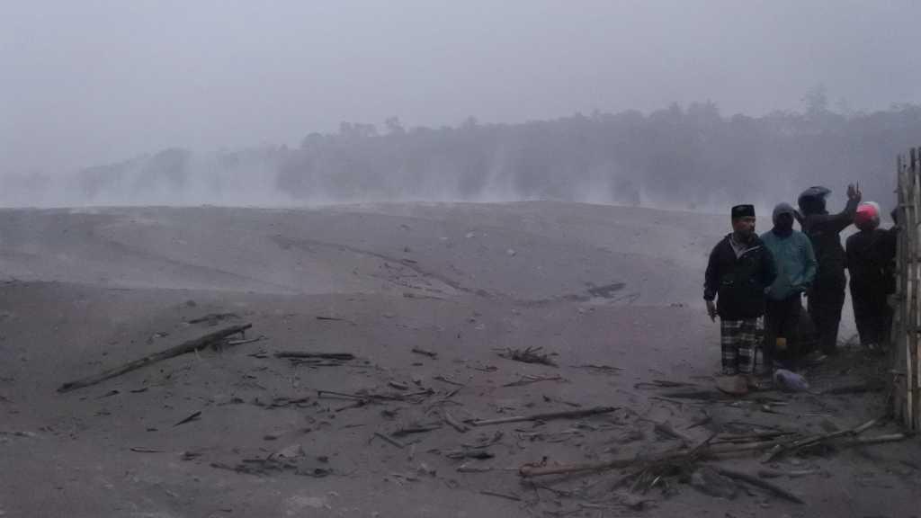 1 Orang Warga Hilang dalam Proses Evakuasi Erupsi Gunung Semeru