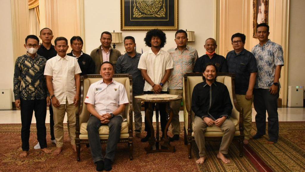 Ketum PSSI Bertemu Barito Putera dan Bagus Kahfi, Apa yang Dibahas?