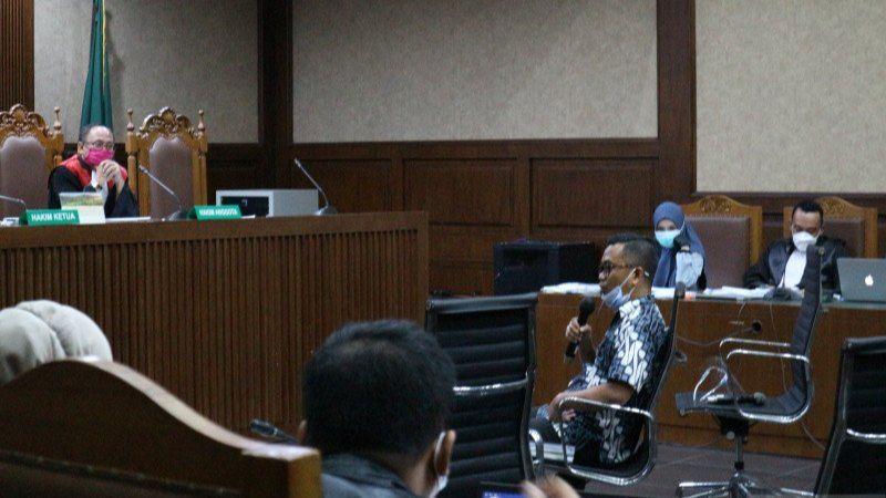 Panik Pernah Foto Bareng Djoko Tjandra, Pria Ini Buang iPhone 8 ke Pantai