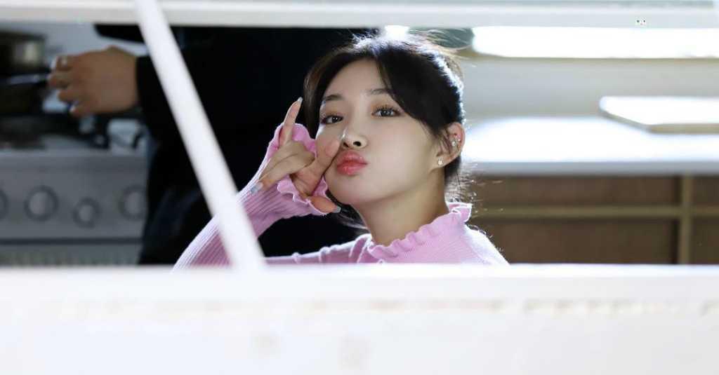 Artis K-Pop Chungha Dinyatakan Positif COVID-19