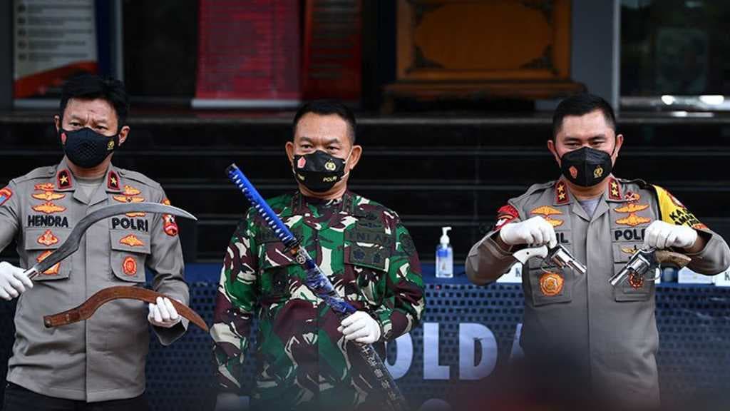 Polda Metro Jaya: Senpi Dalam Baku Tembak di Jalan Tol Milik Anggota FPI