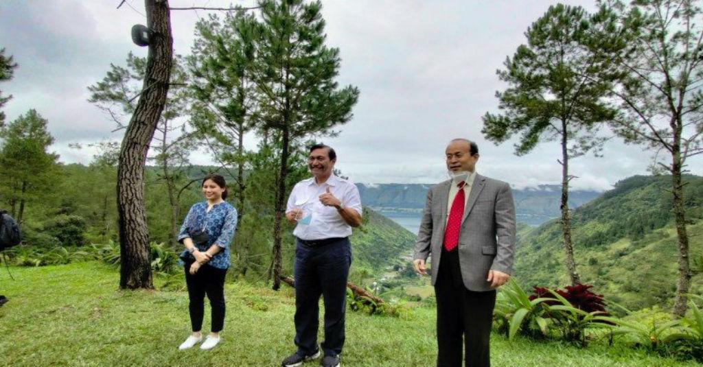 Menko Luhut: China Terus Berinvestasi di Kawasan Danau Toba