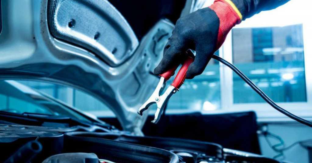 Cara Aman 'Jumper' Aki Soak Akibat Mobil Jarang Dipakai