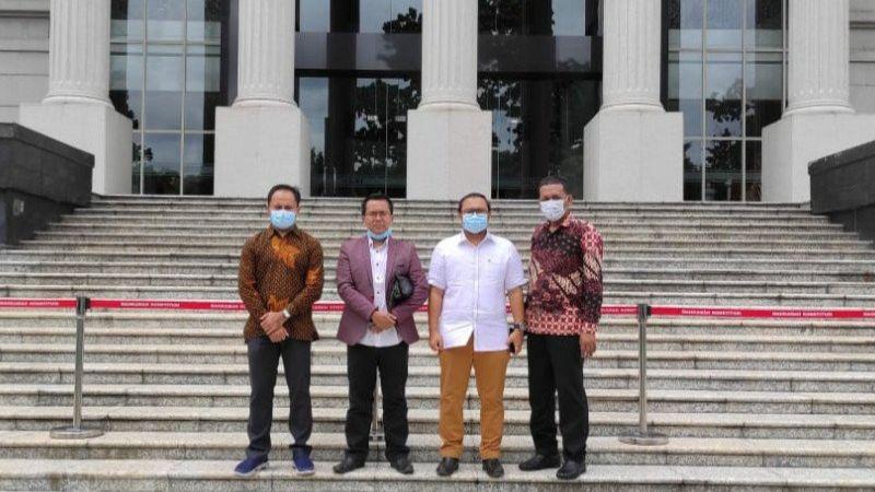 Machfud-Mujiaman Resmi Daftarkan Gugatan Pilkada Surabaya di MK
