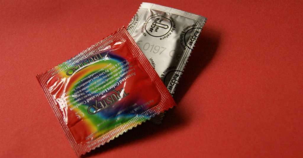 Berhubungan Seks Pakai Kondom Belum Tentu Aman