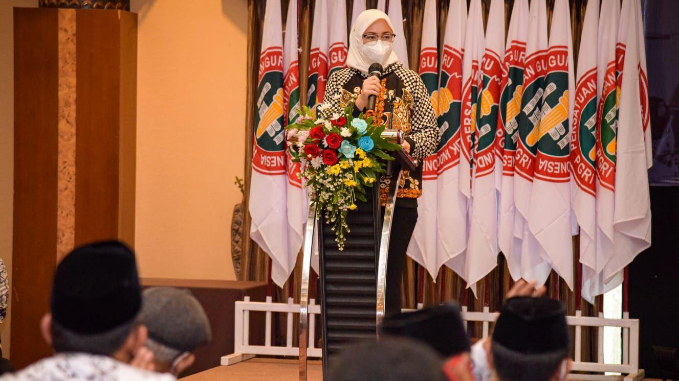 Pemkab Purwakarta Dorong PGRI Jadi Wadah Peningkatan Profesionalime Guru