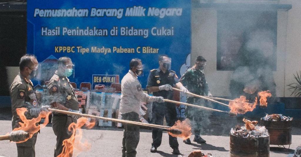 Bea Cukai Musnahkan Barang Ilegal Senilai Ratusan Juta Rupiah