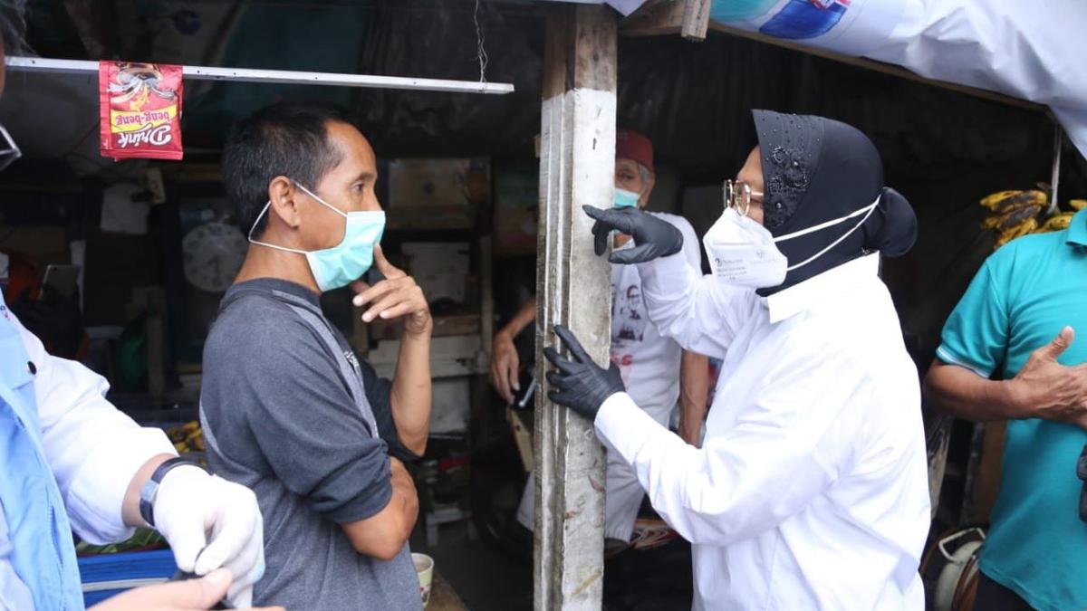Mensos Risma Imbau Masyarakat Tak Gunakan Dana Bantuan untuk Beli Rokok