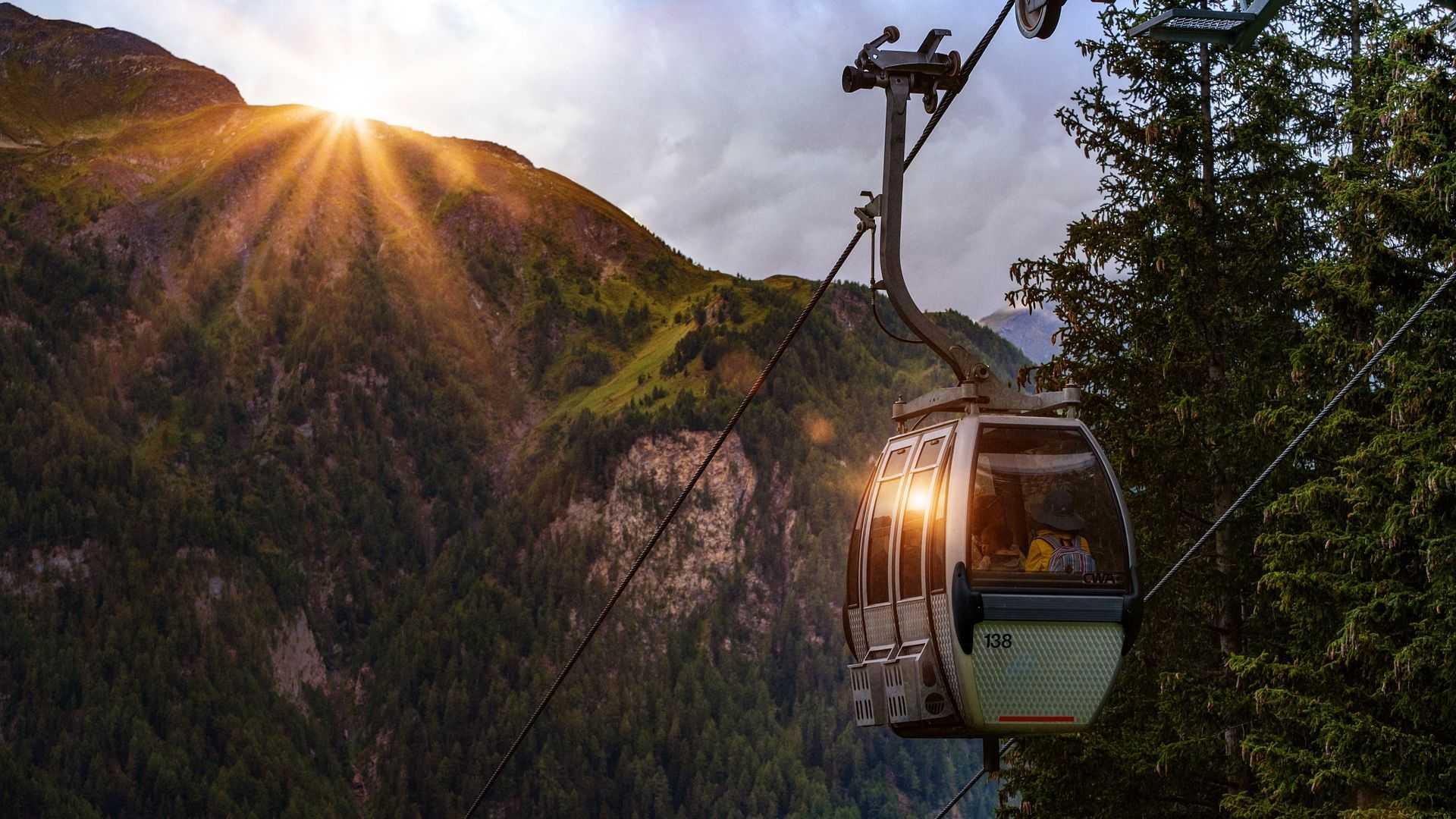 Wah, Bakal Ada Kereta Gantung Sepanjang 18 Km di Puncak!