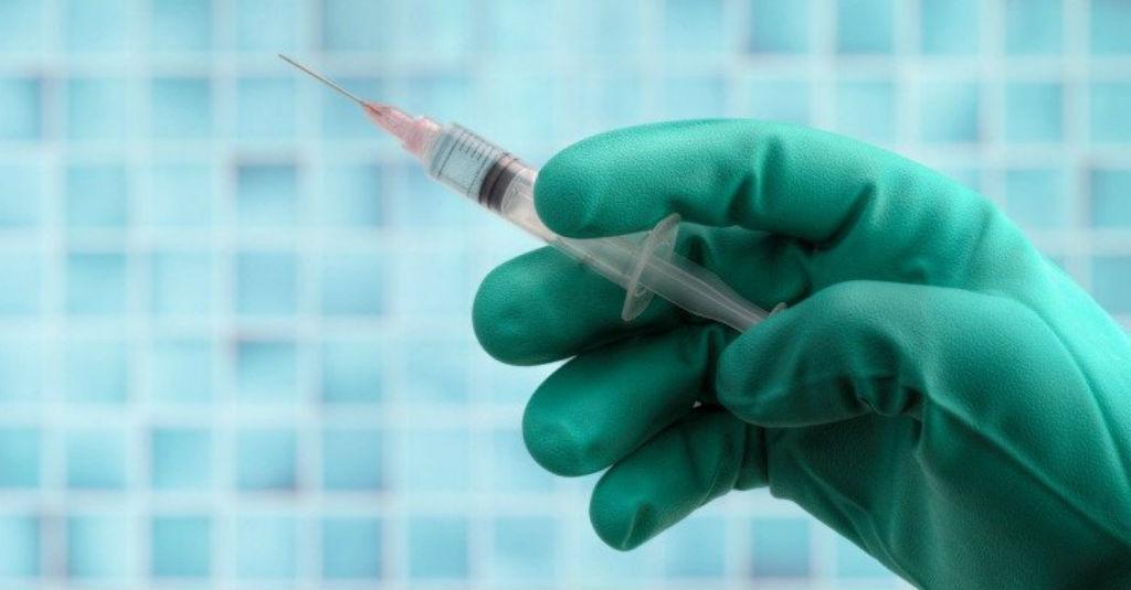 Merasakan Sensasi Wajah Bengkak Usai Divaksin? Ini Penjelasan Dokter