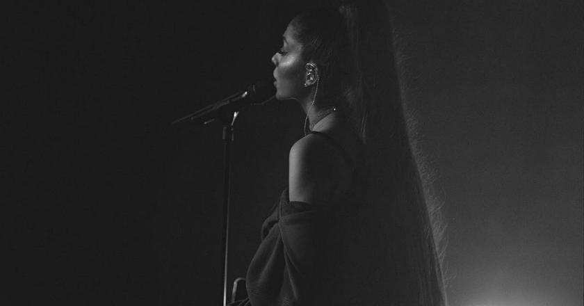 Mantan Kekasihnya Tewas Overdosis, Ariana Grande Batasi Kolom Komentar