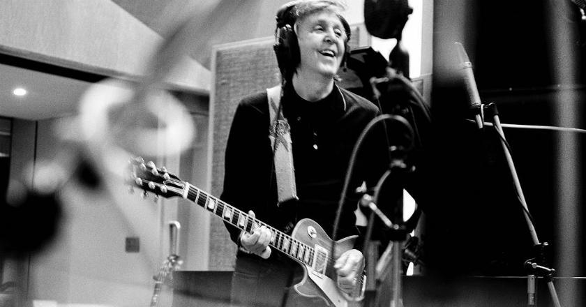 Mengejutkan! Paul McCartney Gelar Konser di Stasiun Kereta