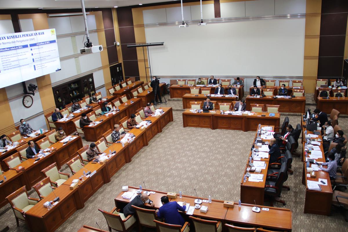 Pedagang Beras Penyedia Bansos di Jepara Tak Dibayar, DPR Lapor ke Mensos saat Raker