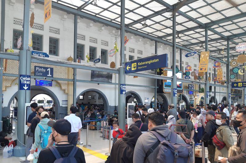 KAI: 362 Ribu Pemudik Telah Berangkat dari Pasar Senen dan Gambir Sejak 12 April