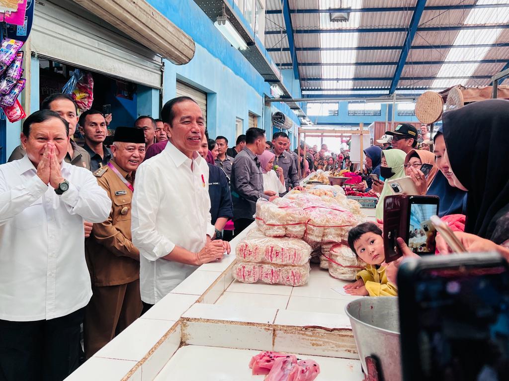 Adab Santun Prabowo di Hadapan Jokowi: Larang Warga Teriakkan Namanya