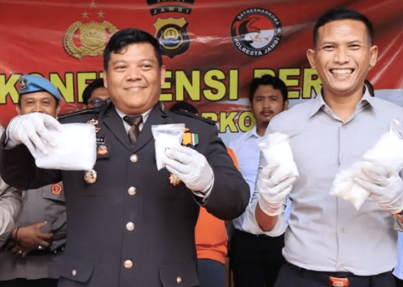Kasat Narkoba Polresta Jambi Dimutasi usai Viral Emak-emak Gerebek Markas Sabu
