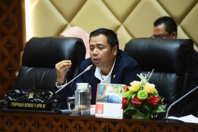 KPK Periksa Ketua Komisi V DPR Buntut Korupsi Jalur Kereta Api