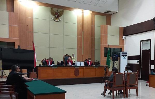 Sidang Haris Azhar dan Fatiah Ditunda Akibat Saksi Ahli Tidak Hadir