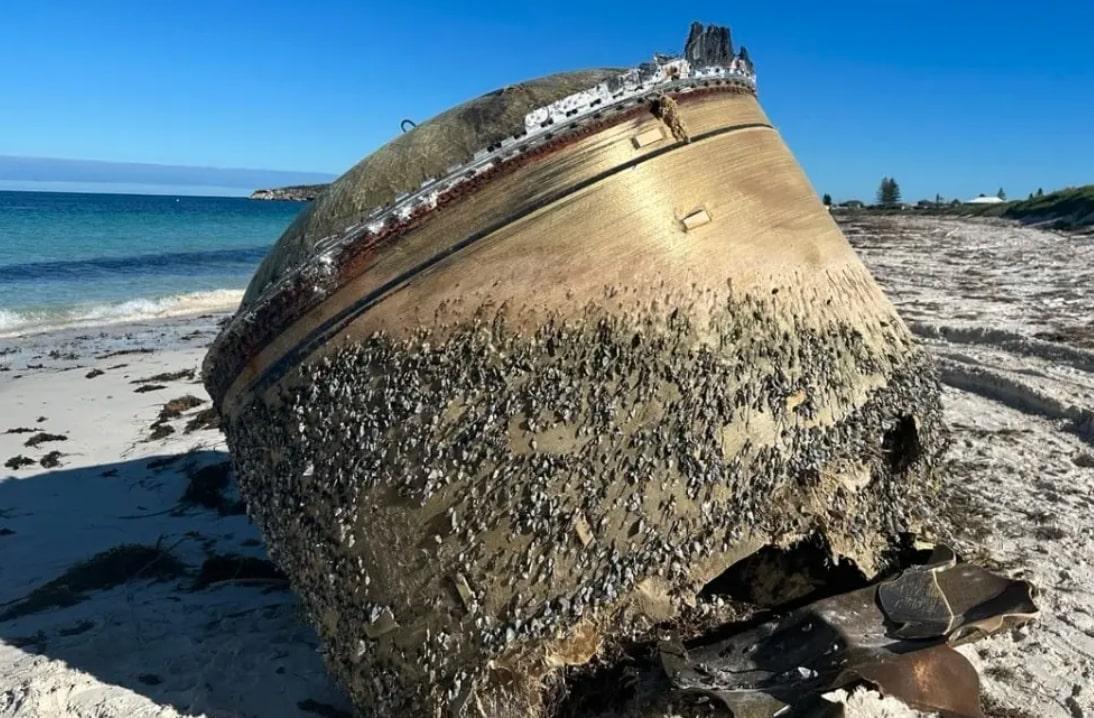 Silinder Misterius di Pantai Australia Diduga dari Roket Luar Angkasa India