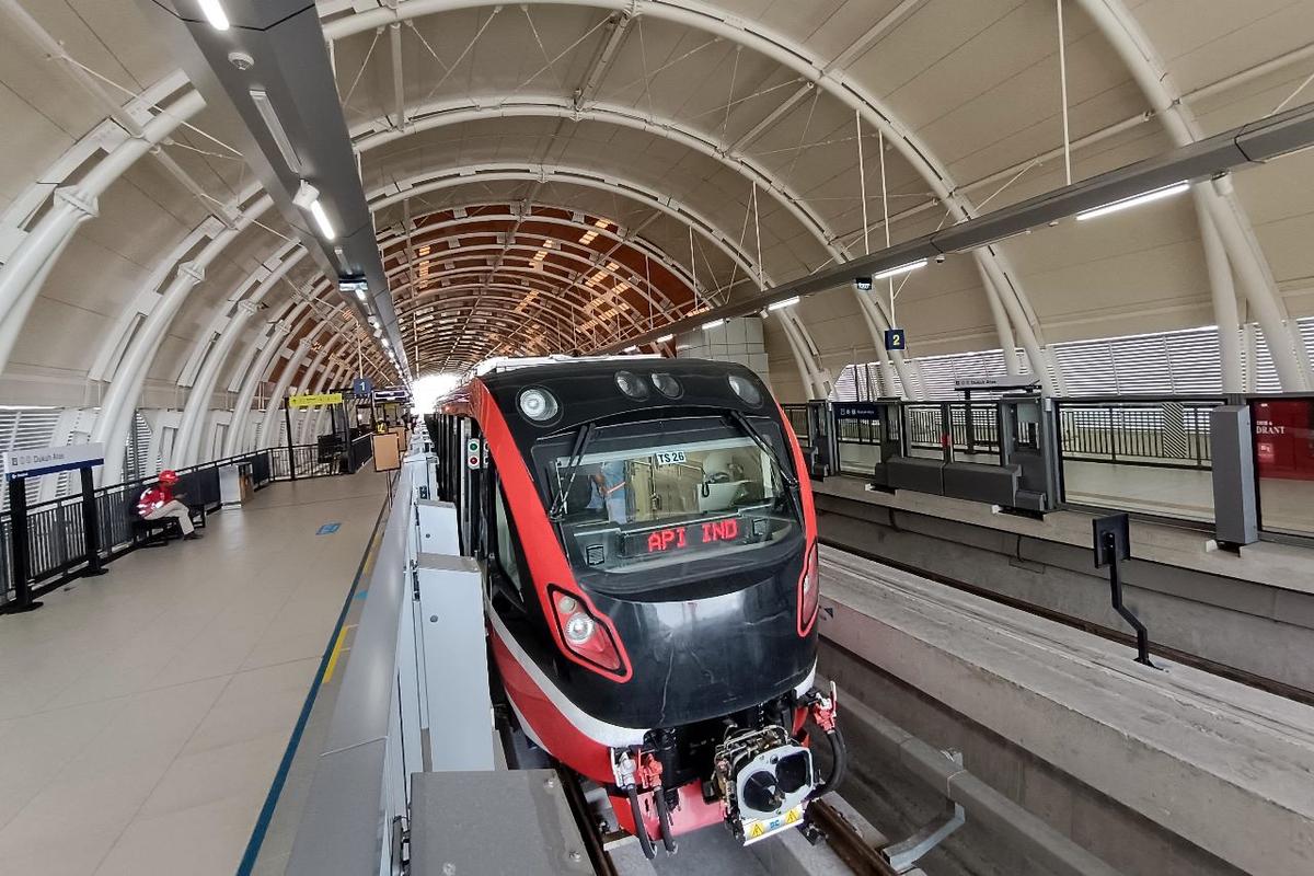 Operasional LRT Jabodebek Mundur, Ini Kata Menhub
