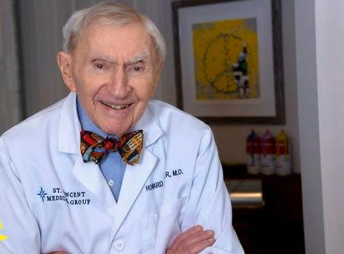 Ini Kebiasaan Sehari-hari Dokter Tertua di Dunia yang Bikin Hidup Bahagia