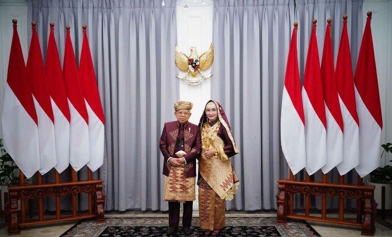 Ma’ruf Amin dan Istri Pakai Baju Adat Sumbar di Upacara HUT ke-78 RI