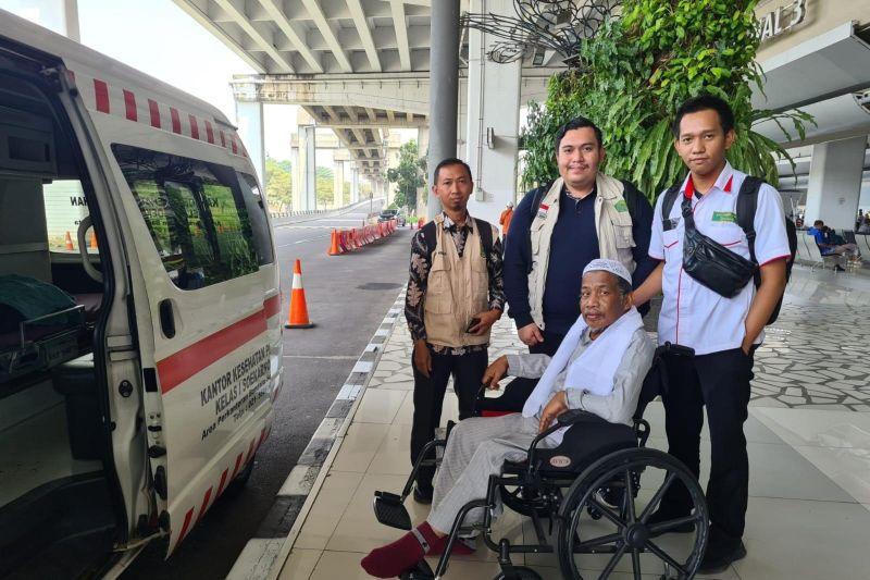 Haji Asal Riau Kembali ke Indonesia usai Dirawat Sebulan di Arab Saudi