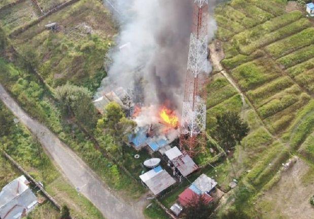 Telkomsel Koordinasi dengan Aparat Keamanan Perbaiki BTS Dibakar KKB di Ilaga