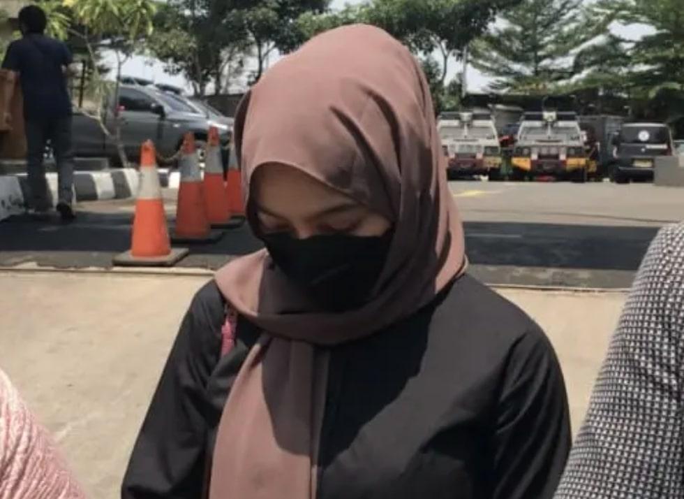 Oklin Diam Seribu Bahasa saat Sambangi Polres Metro Jakarta Pusat