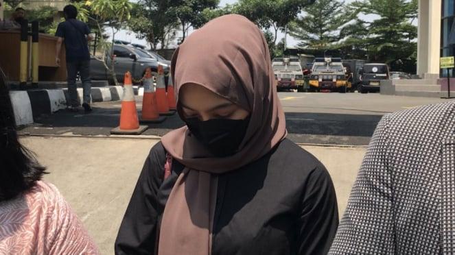 Oklin Fia Deg-degan Diperiksa Polisi Buntut Konten Jilat Es Krim
