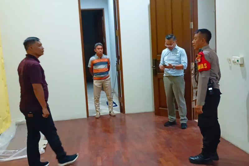 Polsek Mampang Belum Pastikan Rumah Sewa Sarang Penipuan Online Milik Dino Patti Djalal