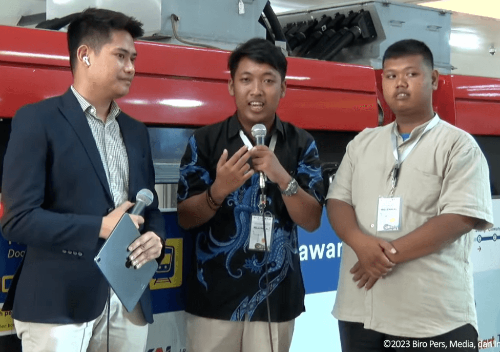 Warga Senang Naik LRT Jabodebek Bisa Hemat Waktu