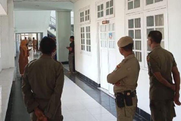 KPK Geledah Kantor Wali Kota Bima