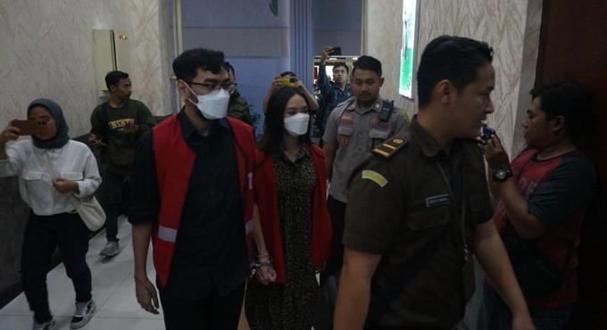 PN Surabaya Tetapkan 3 Terdakwa Kasus Video Kebaya Merah Divonis Berbeda