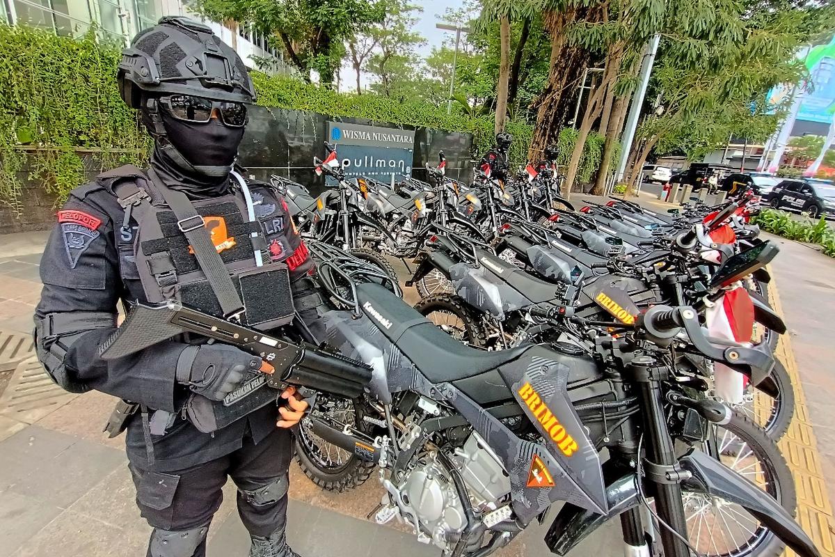 Brimob Siaga Jaga KTT ke-43 ASEAN di Jakarta