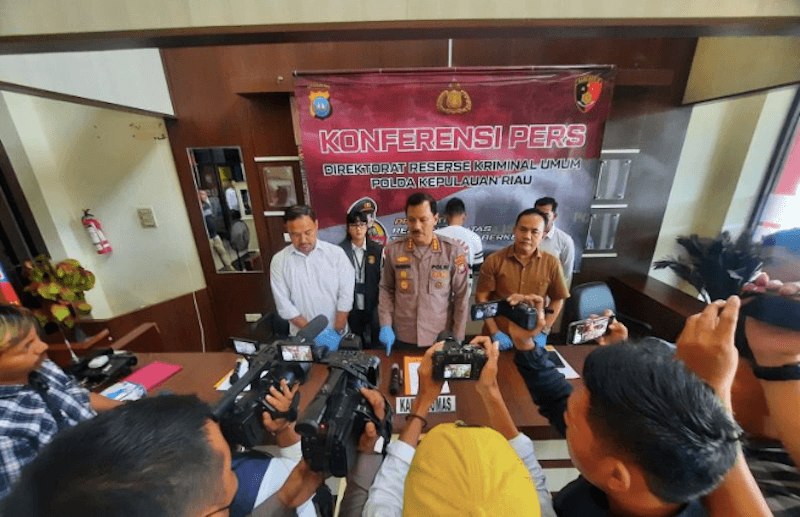 Polda Kepri Tangkap Tersangka Perampok Rp190 Juta Hingga ke Bekasi