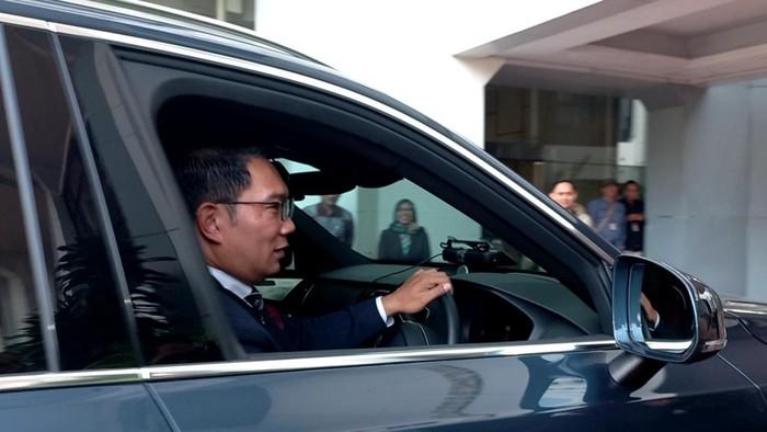 Nyetir Sendiri dari Bandung, Ridwan Kamil Tiba di Kemendagri jelang Purna Tugas