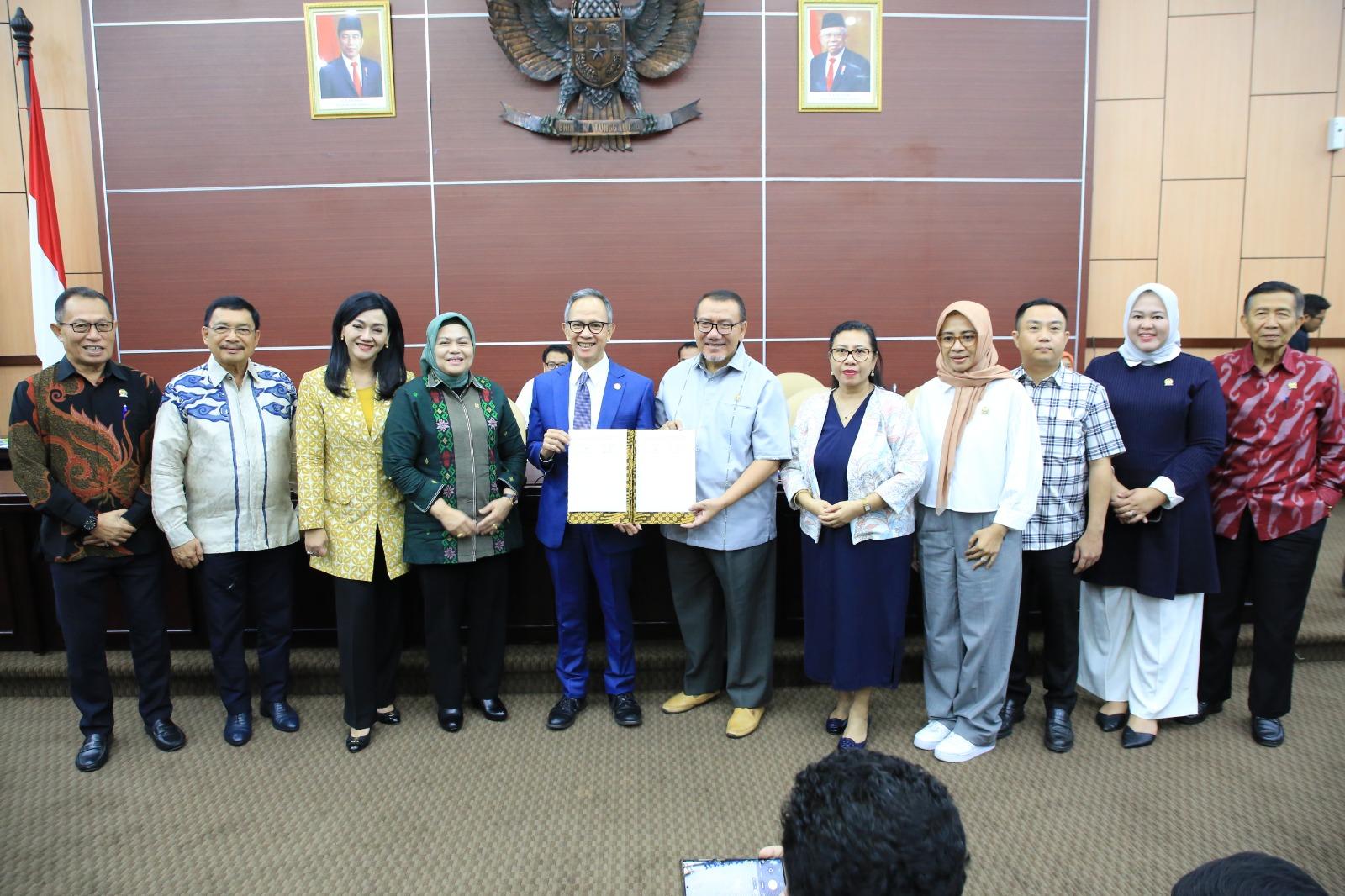 Komite IV DPD Minta OJK untuk Semakin Gencar Lakukan Edukasi dan Literasi Keuangan