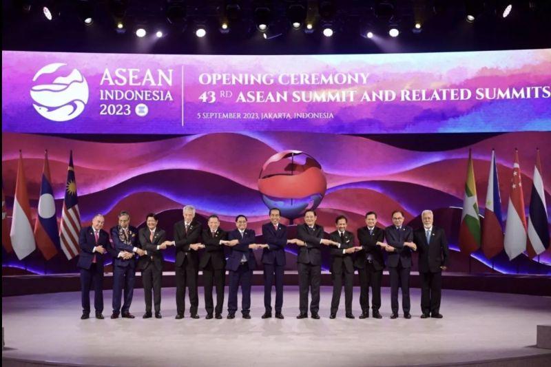 KTT ke-43 ASEAN Hari Kedua, Jokowi bakal Bertemu Wapres AS Kamala Harris