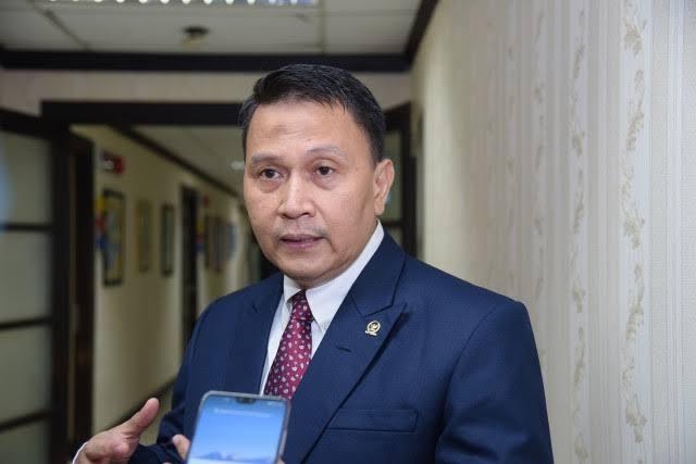 Komisi II DPR Bantah Isu Pembatalan Pengangkatan Tenaga Honorer
