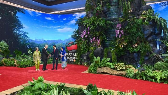 Pembuat Background Air Terjun di KTT ASEAN Jabarkan Makna dan Proses Pembuatannya