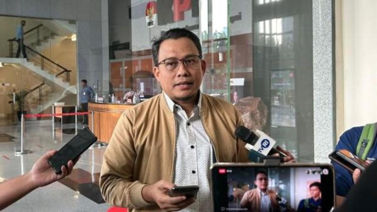 Nah Lho! KPK Temukan Bukti Dokumen Transaksi Uang Usai Geledah Rumah Reyna Usman