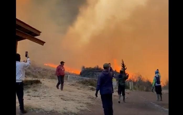 Imbas Kebakaran Lahan, Akses 4 Pintu Masuk Kawasan Bromo Ditutup