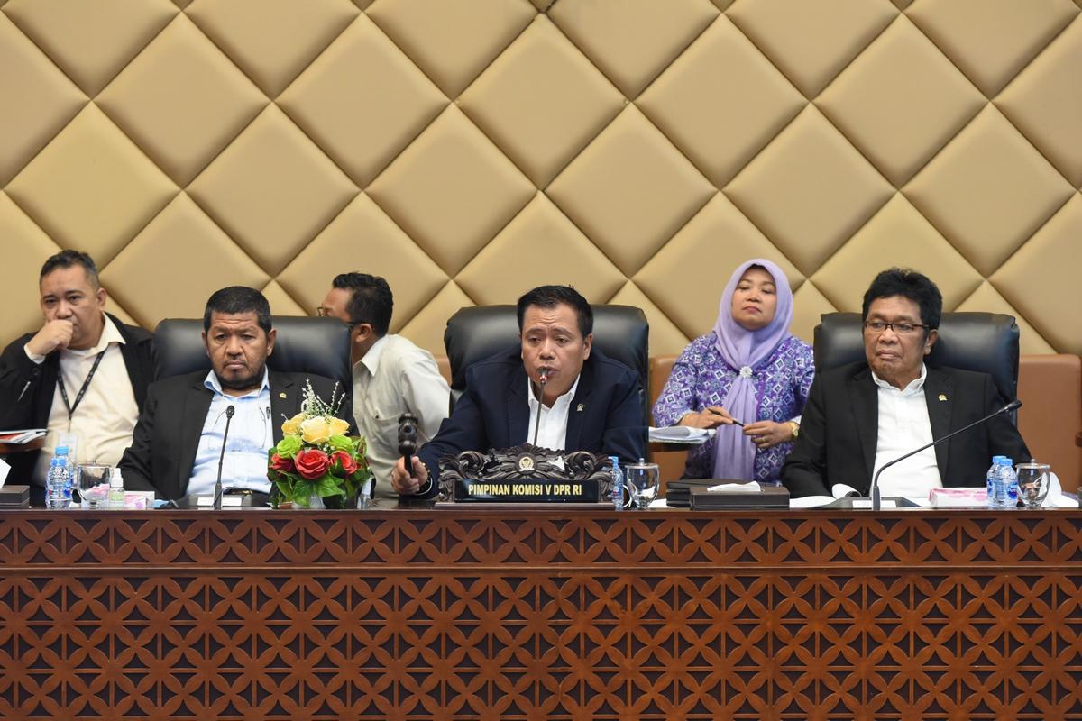 Pimpinan Komisi V Sebut Tidak Masalah Operasional Kereta Cepat Diundur yang Penting Jaminan Keamanan